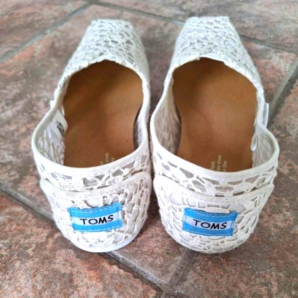 White Lace Toms - Picture 2 of 3